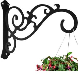 Pflanzenhalterung aus Schmiedeeisen mit dekorativem Design für Gartenhaken im Freien