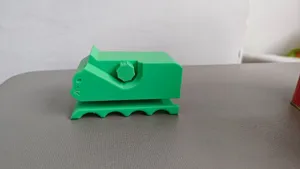 Detailansicht eines grünen 3D-gedruckten katzenförmigen Büro-Gag-Geschenks Zubehör