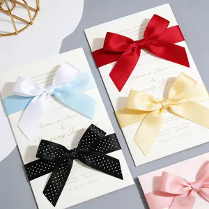 Fiocchi in satin per confezioni regalo, decorazione di bouquet e accessori moda DIY.
