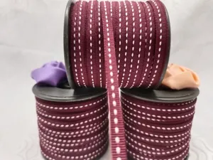 Nastro grosgrain con linea di salto da 0,5 cm per artigianato fai-da-te e confezioni.