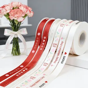 Detalle cinta envoltorio regalo día de la madre, cinta de tela poliéster decorativa