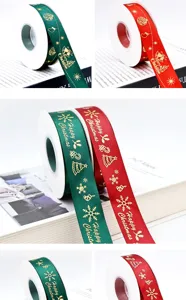 Nastro decorativo natalizio fai da te, stampa oro verde rosso dettagli finitura.