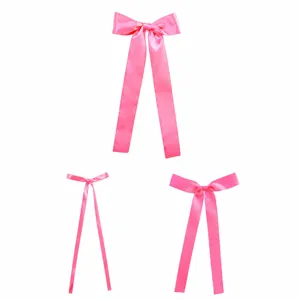 Tabella taglie fiocco in raso rosa con tre dimensioni differenti per feste e decori.