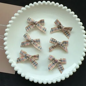 Sweet preppy style plaid ribbon bow hair clips set, cute tartan hair accessories for daily use.