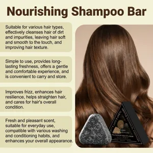 Pain de shampooing nourrissant aux extraits végétaux pour un nettoyage doux et des cheveux soyeux.