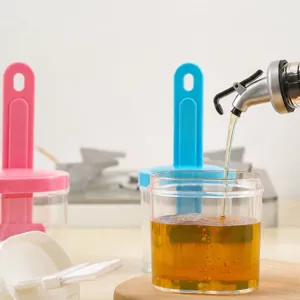 Kitchen oil brush bottle with container for cooking, baking, and BBQ, easy to use and clean.