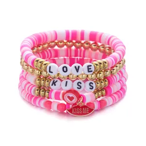 Valentijnsdag roze polymeerklei kralen armbanden set met LOVE en KISS bedeltjes voor dames