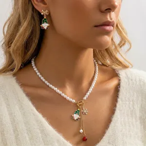 Set di collana e orecchini di perle con gnomo di Natale