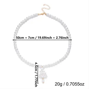 Detailansicht der Weihnachts-Perlenkette mit Maßen 50cm plus 7cm und Gewicht 20g.