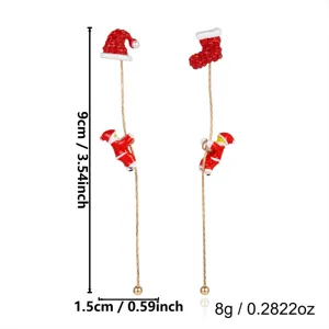 Asymmetrische Weihnachtsmann-Ohrringe mit Socken und Hut, 9cm Länge