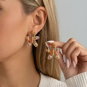 Orecchini creativi a omino di pan di zenzero con strass colorati e perle eleganti