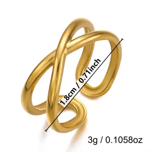 Detail showing 1.8cm diameter and 3g weight for the gold double layer cross ring