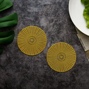 Noords gouden PVC onderzetter set, waterdichte en oliedichte warmte-isolerende tafel isolatiemat.