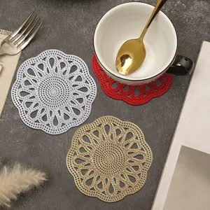 Sous-verre PVC Floral Ajouré Décoratif Isolation Thermique Tasse à Café Ronde Set de Table Décoration de Table à Manger