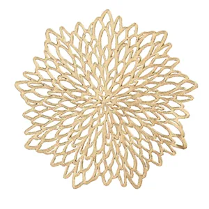 Dessous de verre fleur creux en PVC doré, tapis de tasse résistant à la chaleur pour déco.