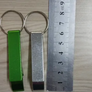 Abrebotellas llavero de aleacion de aluminio vista de detalle herramienta de cerveza.
