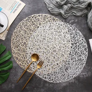 Set da tavola rotondo traforato in PVC termoisolante impermeabile per cucina e casa chic