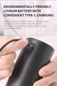 Détail d'aérateur de vin électrique présentant le port de charge Type-C et la batterie.
