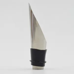 Verseur de vin et bouchon de bouteille en acier inoxydable, accessoire de bar polyvalent.