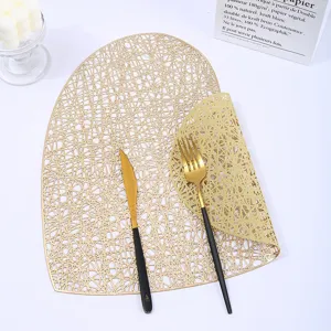Gold hollow PVC heart-shaped placemat waterproof heat insulation table mat dining decor