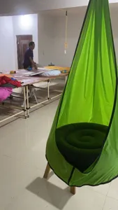 Sedia sospesa per bambini con cuscino gonfiabile, altalena portatile in tessuto da paracadute.