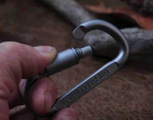 Aluminum alloy locking carabiner clip heavy duty outdoor camping and hiking snap hook