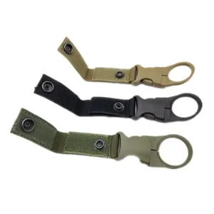 Taktischer Nylon Gurt Flaschenhalter Detail, langlebiger Outdoor Clip mit Druckknopf Schnalle.
