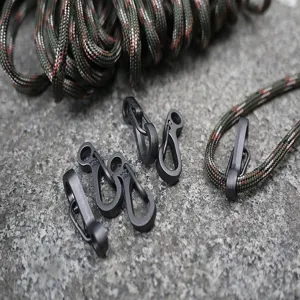 Mini Federkarabiner und Paracord Set, schwarze Metall EDC Schnellverschluss Schlüsselanhänger.