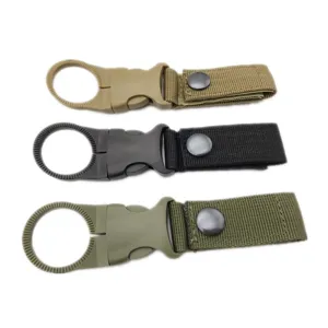 Nahaufnahme Detail der taktischen Outdoor Wasserflasche Klammer, haltbares Nylon Gurtband.