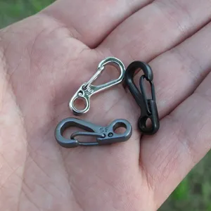 Set di mini moschettoni a molla, ganci metallici resistenti per chiavi e attrezzatura EDC.