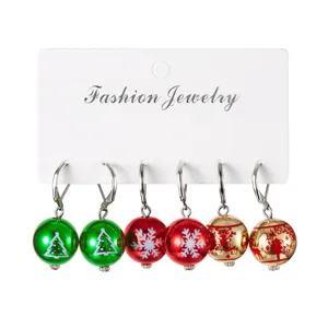 Ensemble de boucles d'oreilles de Noël en acrylique avec motifs de flocons et sapins festifs