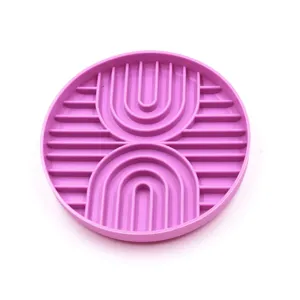 Alfombrilla comedero lento de silicona redonda morada esterilla de lamido para perros mascota