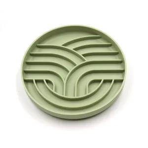 Groene siliconen huisdier langzame voerbak en honden likmat voor gezonde en schone voeding.