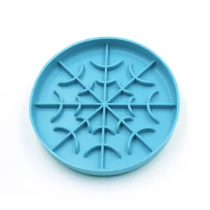 Tapis de léchage rond en silicone bleu pour animaux avec motif flocon de neige