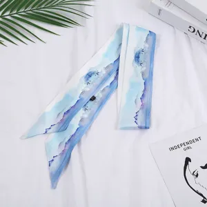 Elegante blauwe aquarel landschap smalle zijden sjaal voor vrouwen stijlvolle haarband