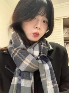 Écharpe à carreaux imitation cachemire douce et chaude style japonais hiver élégante