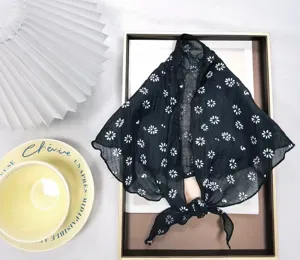 Zwarte bloemige driehoek sjaal vrouwen geplooide leuke hoofddoek lente zomer halsdoek