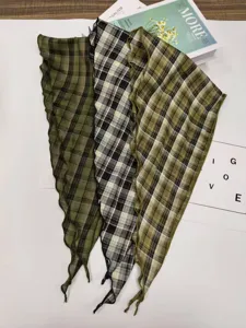 Βαμβακερό τριγωνικό μαντήλι vintage καρό σχέδιο με βολάν για γυναίκες άνοιξη καλοκαίρι.