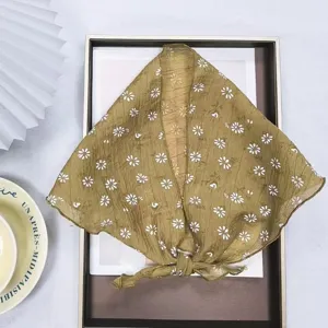 Dames olijfgroen geplooide bloemen driehoek sjaal zoet madeliefje lente zomer halsdoek