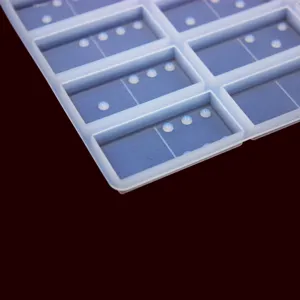 Siliconen epoxy hars mal voor DIY domino's en traditionele spelstenen detailweergave.