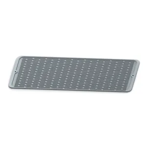 Dettaglio tappetino scolo stoviglie silicone, superficie scanalata antiscivolo grigia.