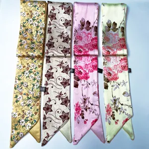 Zijden twilly sjaal met bloemenprint voor handtas lint en haarband, zomerse accessoire.