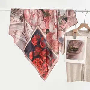 Prachtige vierkante sjaal van zijde-wolmix met bloemenprint elegant mode-accessoire dames.