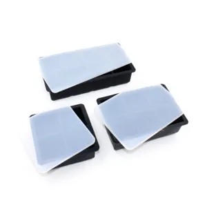 Moldes de silicona negra para cubitos de hielo cuadrados con tapas traslúcidas kit.