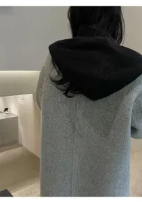 Cappuccio in maglia stile coreano e scialle sciarpa dettaglio, accessorio moda invernale.