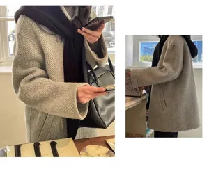 Cappotto grigio a spina di pesce in stile coreano con sciarpa nera caldo invernale