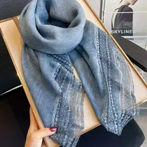 Blaues quadratisches Tuch mit Spitzensaum Damen Sommer elegante leichte Schal atmungsaktiv