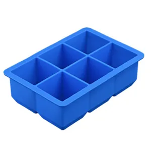 Blauer Silikon 6-Gitter quadratischer Eiswürfelbereiter Detailansicht für Küche.