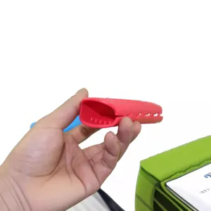 Silicone pot handle cover heat resistant kitchen tool thick non-slip red pot grip sleeve