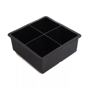 Vassoio per cubetti di ghiaccio in silicone nero a 4 griglie stampo quadrato per bar whisky